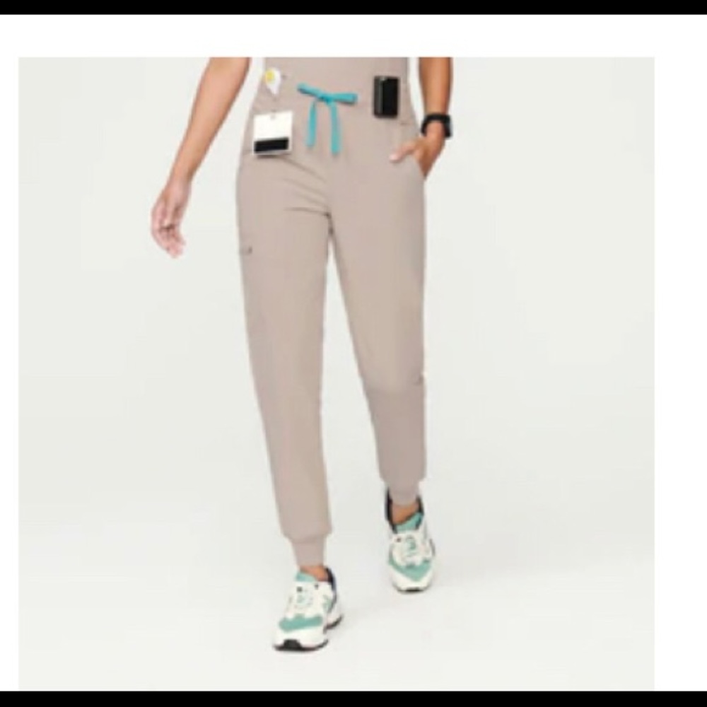 Women’s figs scrub pants Boulder small